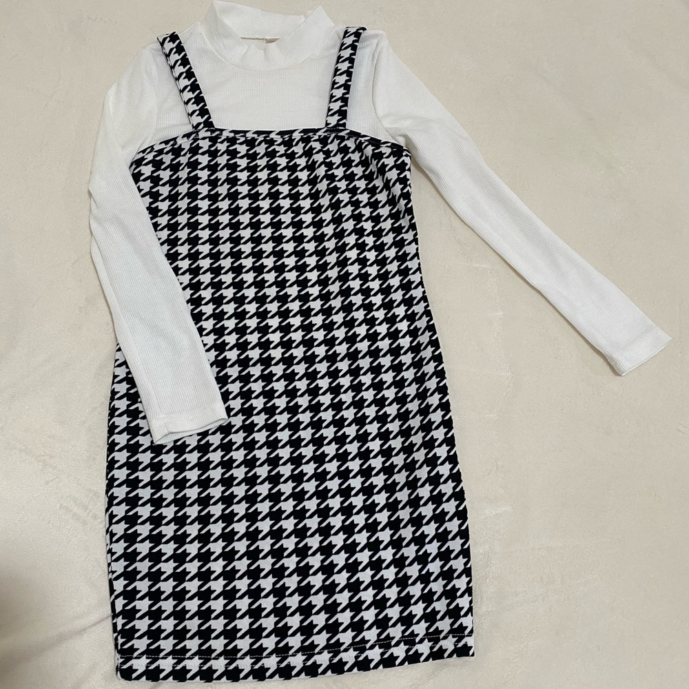 Very cute dress !!